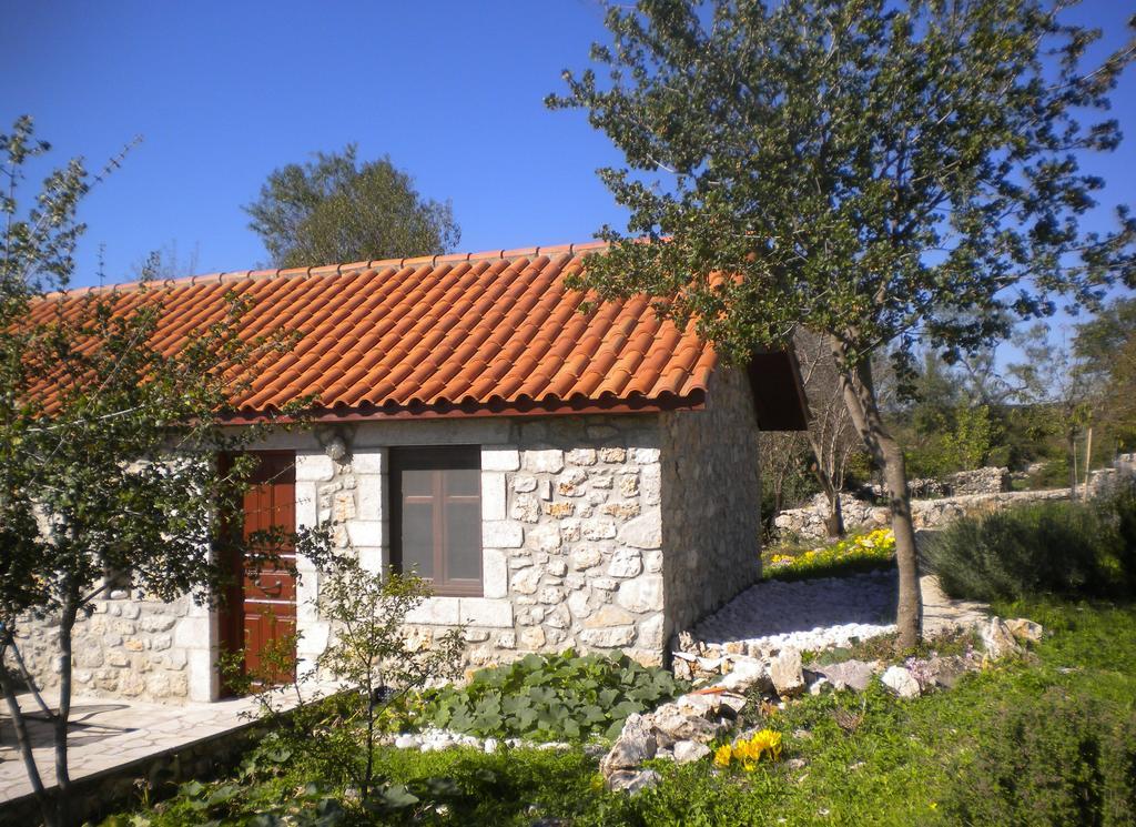 Vila Arcadian Stone House In A Quiet Landscape, Leonidion Poúlithra Exteriér fotografie